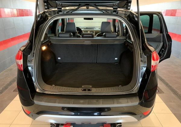Ford Kuga cena 38900 przebieg: 215000, rok produkcji 2011 z Przeworsk małe 137